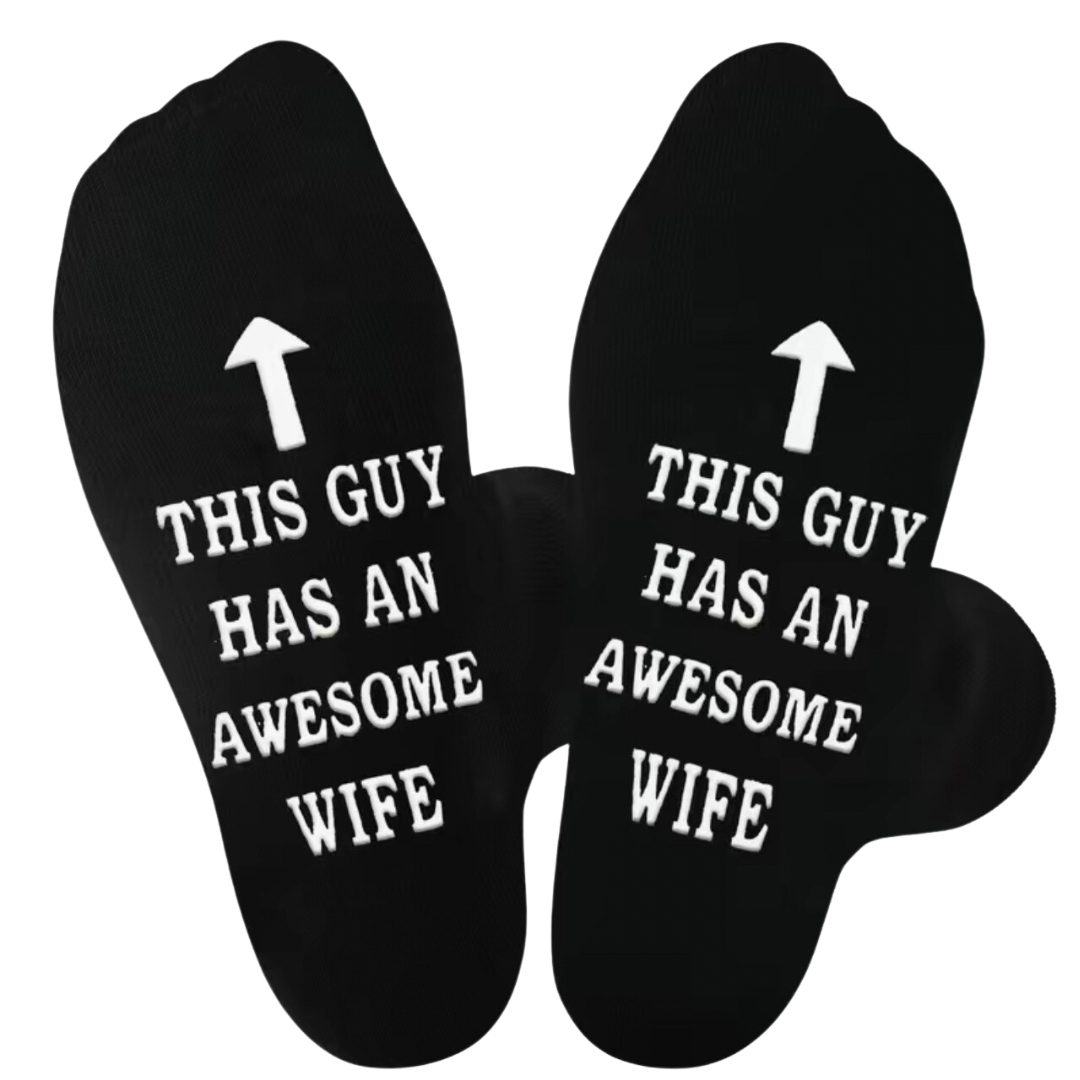 This Guy Has An Awesome Wife - Men's Socks
