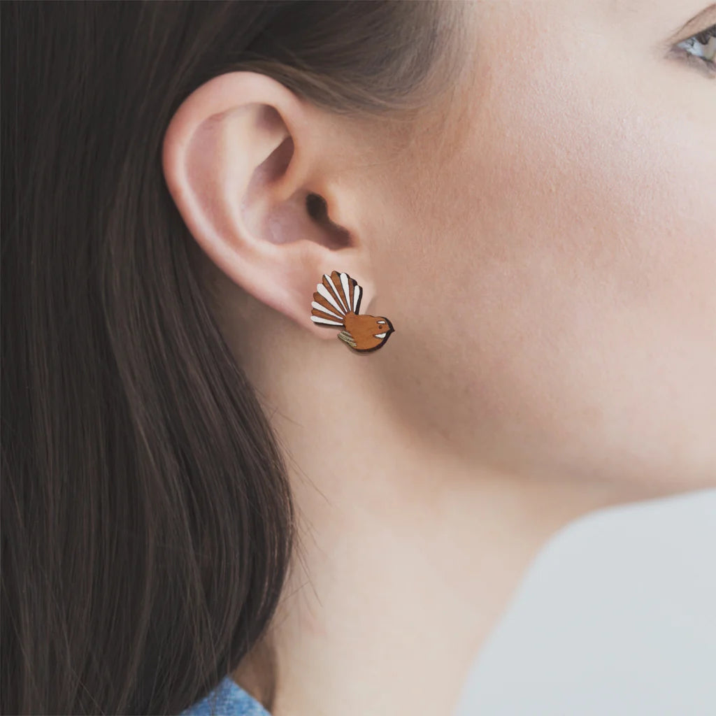 Fantail Rimu Stud Earrings Earrings Natty