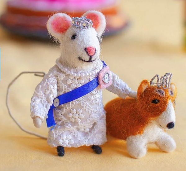 Queen Mouse with Princess Corgi