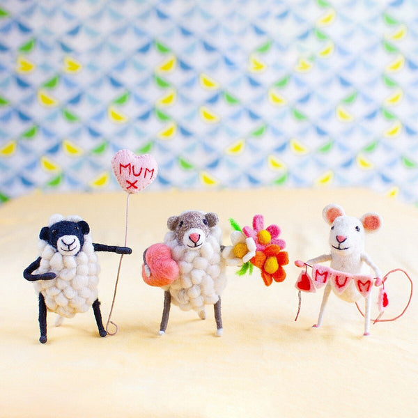 Hearts and Flowers Sheep Felt Sheep Sew Heart Felt