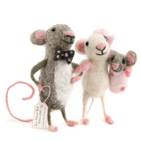 Mummy and Daddy mouse carrying a baby Girl Mouse Felt Mouse Sew Heart Felt