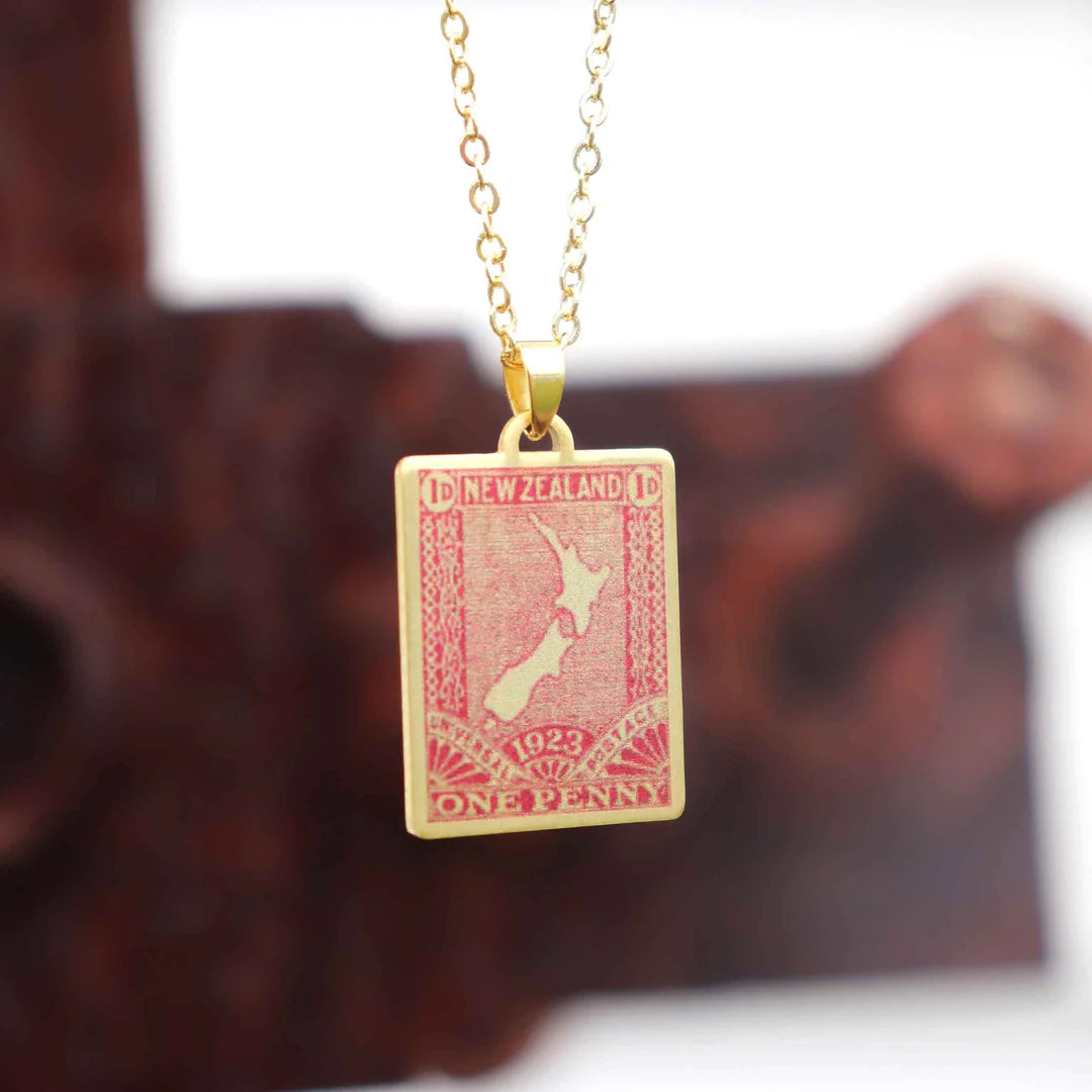 Aotearoa Map – 1923 Pictorial Stamp Necklace